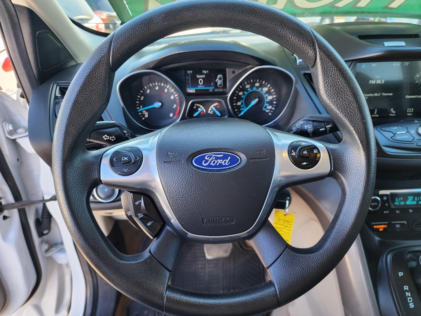 2016 WHITE Ford Escape SE (1FMCU9GX6GU) with an 1.6L L4 DOHC 16V engine, 6-Speed Automatic transmission, located at 2660 S.Garland Avenue, Garland, TX, 75041, (469) 298-3118, 32.885551, -96.655602 - Welcome to DallasAutos4Less, one of the Premier BUY HERE PAY HERE Dealers in the North Dallas Area. We specialize in financing to people with NO CREDIT or BAD CREDIT. We need proof of income, proof of residence, and a ID. Come buy your new car from us today!! This is a Super Clean 2016 FORD ESCAP - Photo#12